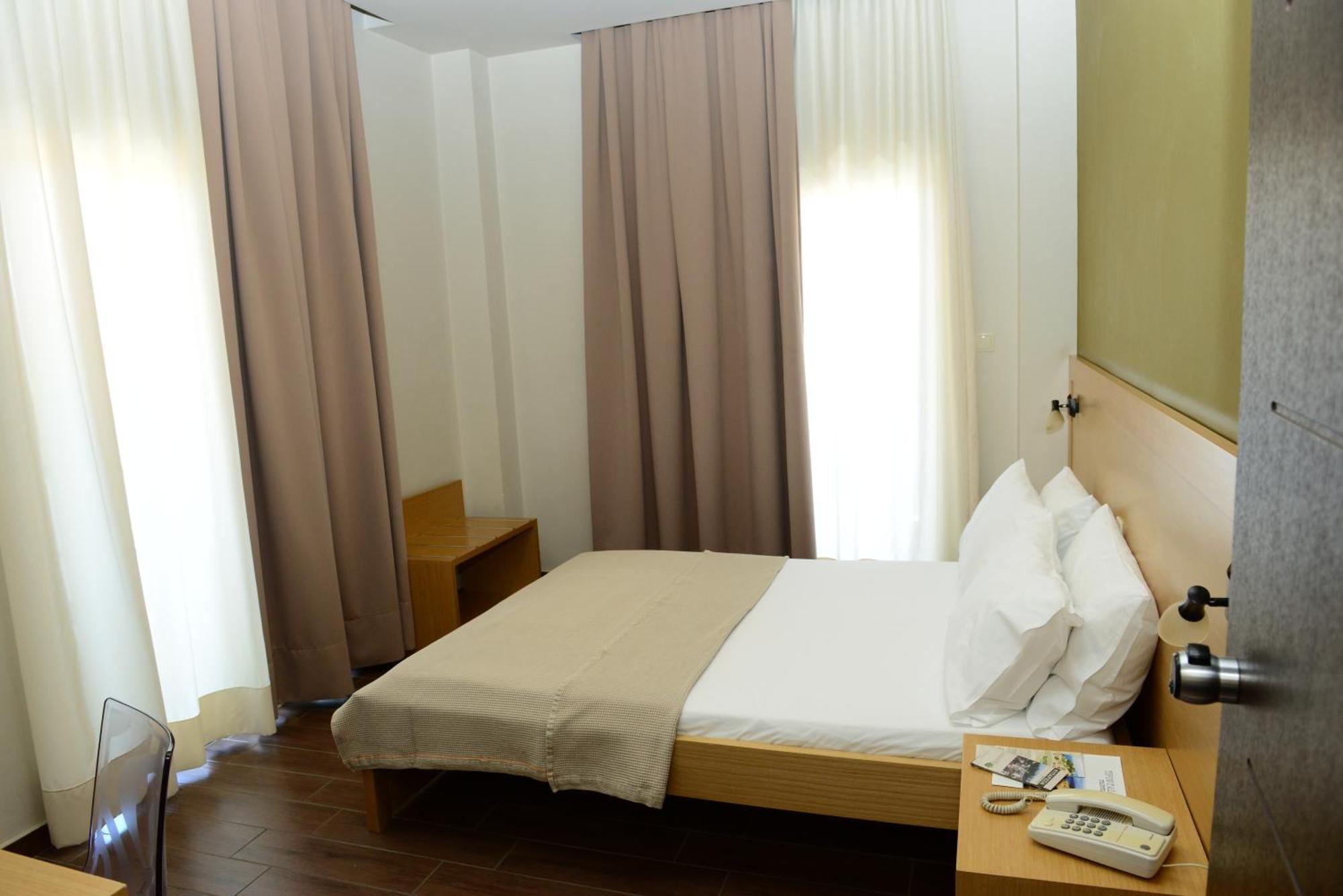 Ionion Hotel Kyparissia Phòng bức ảnh